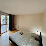 Grand Pour 8 Personnes Proche De Jaude *